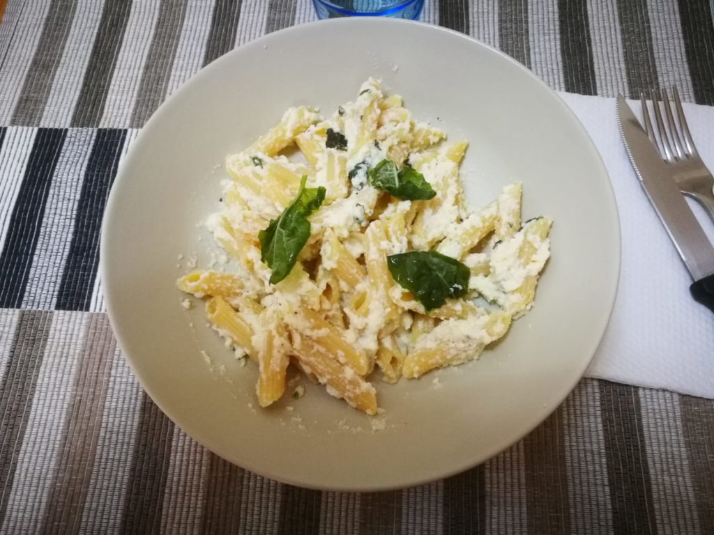 Penne ricotta, limone e basilico senza glutine