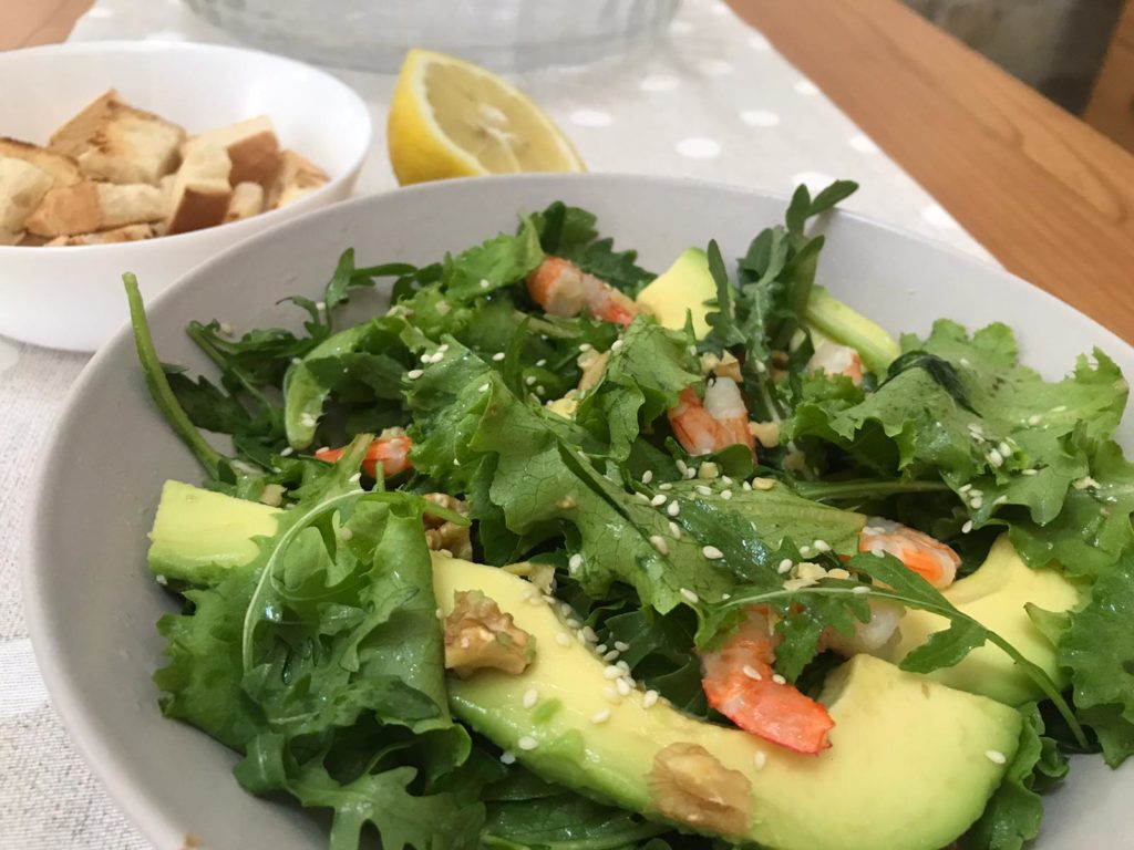 Insalata gamberetti avocado e noci
