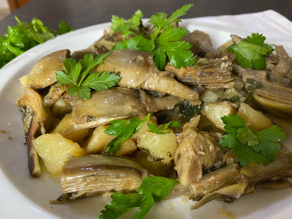 Carciofi e patate in padella