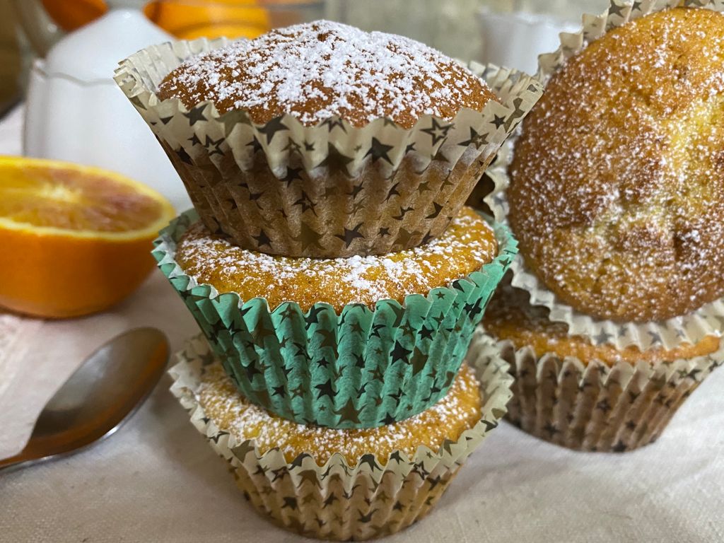 Muffin senza glutine arancia, cannella e nocciole