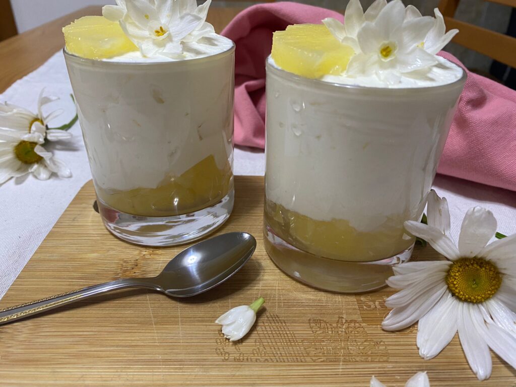 Mousse di ricotta e ananas