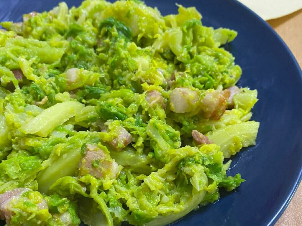 Verza in padella con pancetta