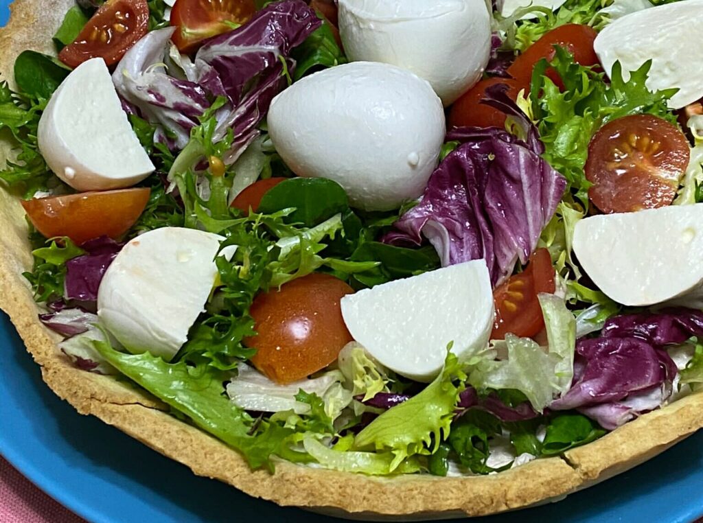 Crostata salata senza glutine tonno, Philadelphia e insalata