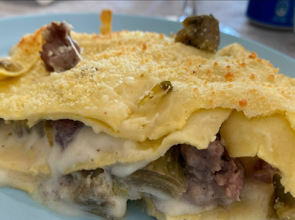 Lasagna senza glutine ai carciofi e salsiccia