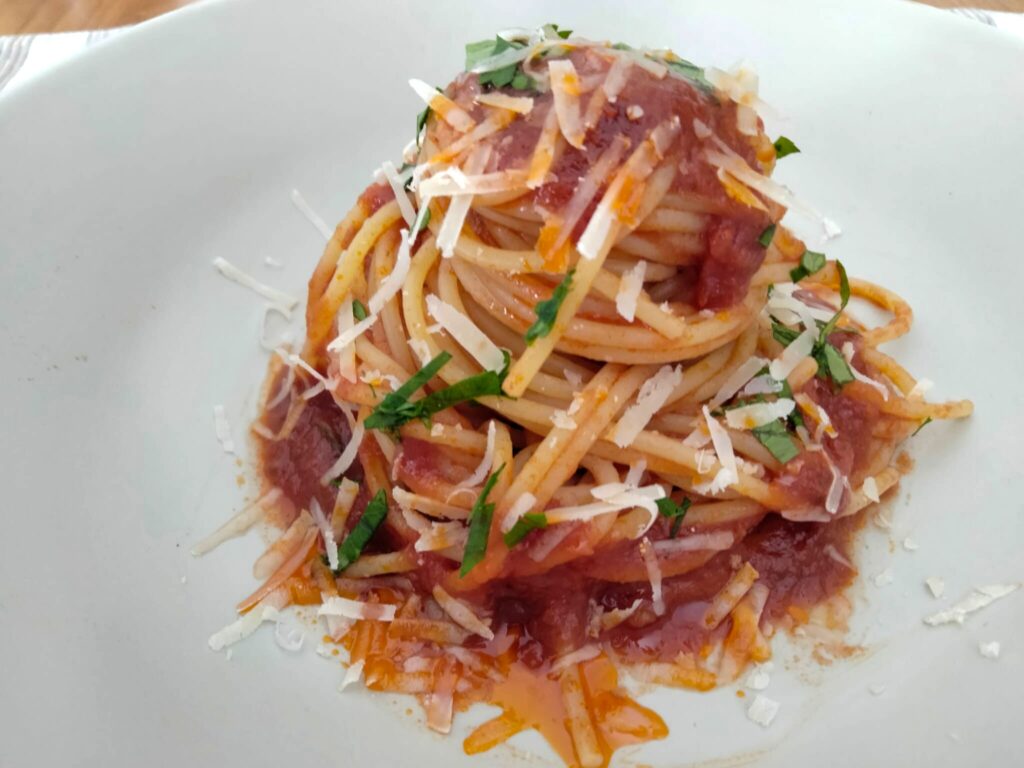Spaghetti senza glutine con ragù al Barolo