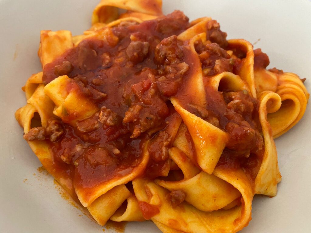 Pappardelle senza glutine con ragù di salsiccia