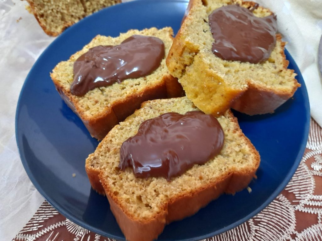 Plumcake senza glutine con avena e pistacchi