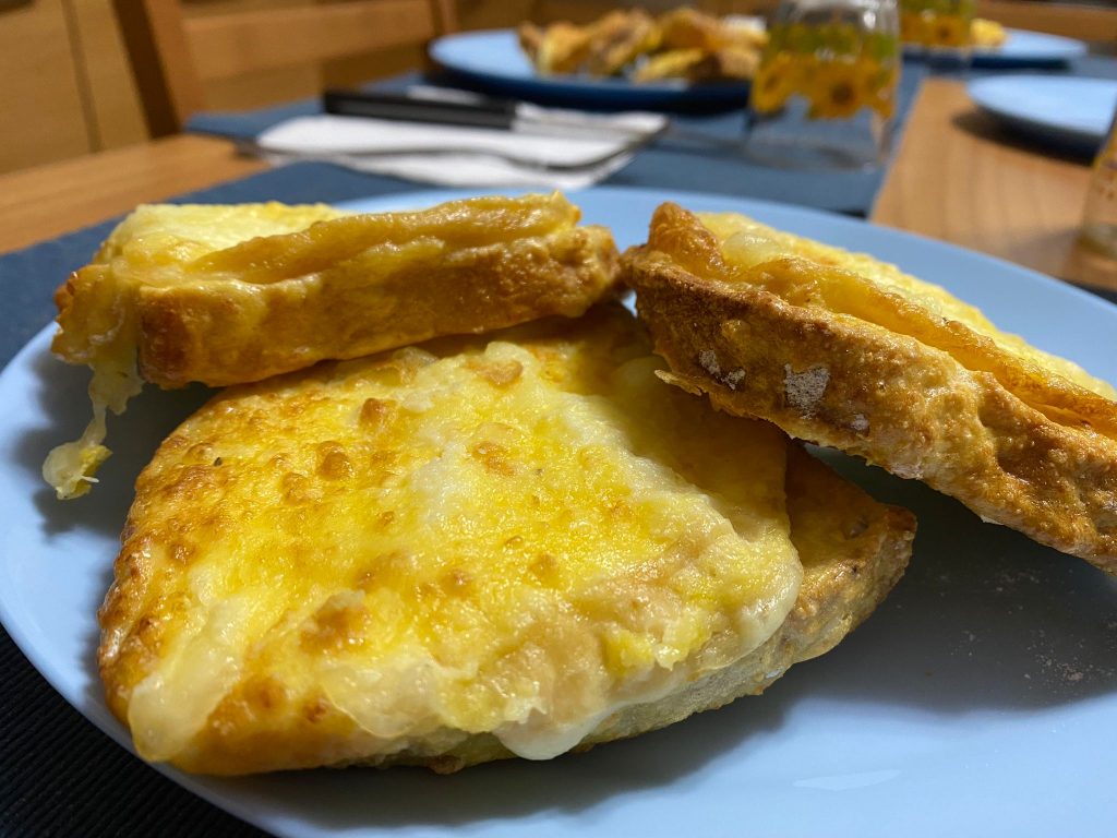 Mozzarella in carrozza senza glutine in friggitrice ad aria