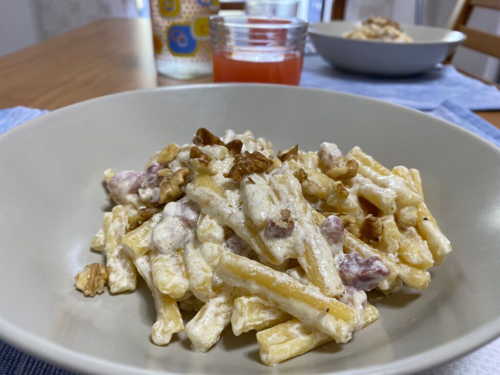 Pasta senza glutine pancetta e noci