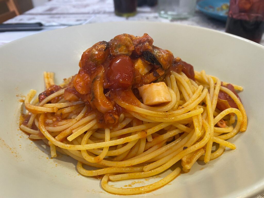 Spaghetti polpo cozze e pomodorini